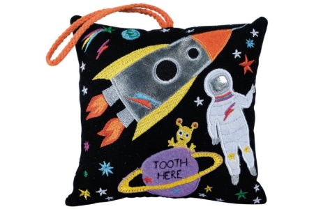 Dantukų fėjos pagalvėlė, Kosmosas