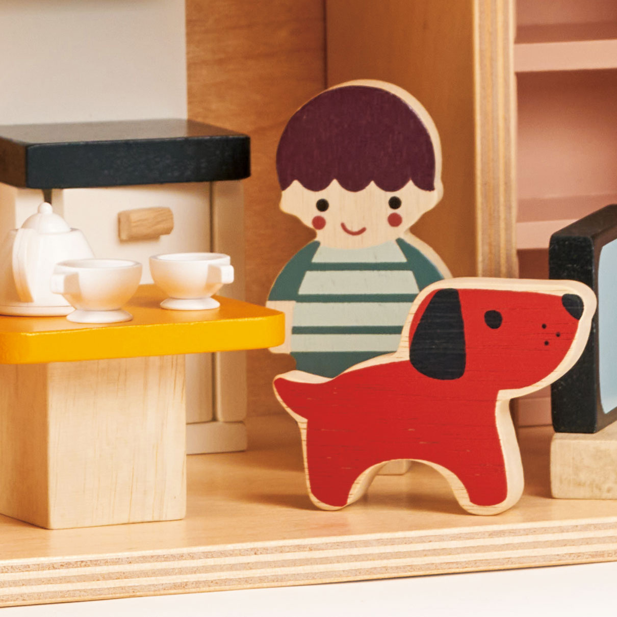 mt7651-doll-family-with-dog-mt7601-poppets-dolls-house-13_1727441352 Mentari Lėlių šeimynėlė su šuniuku